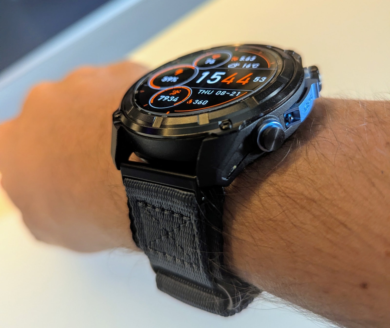 KKTICK Tank T5 worn on wrist in a close-up product shot