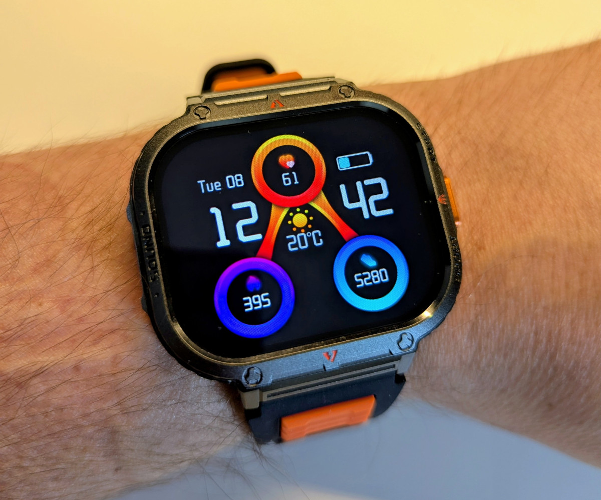 NX23 Smartwatch Review - On wrist