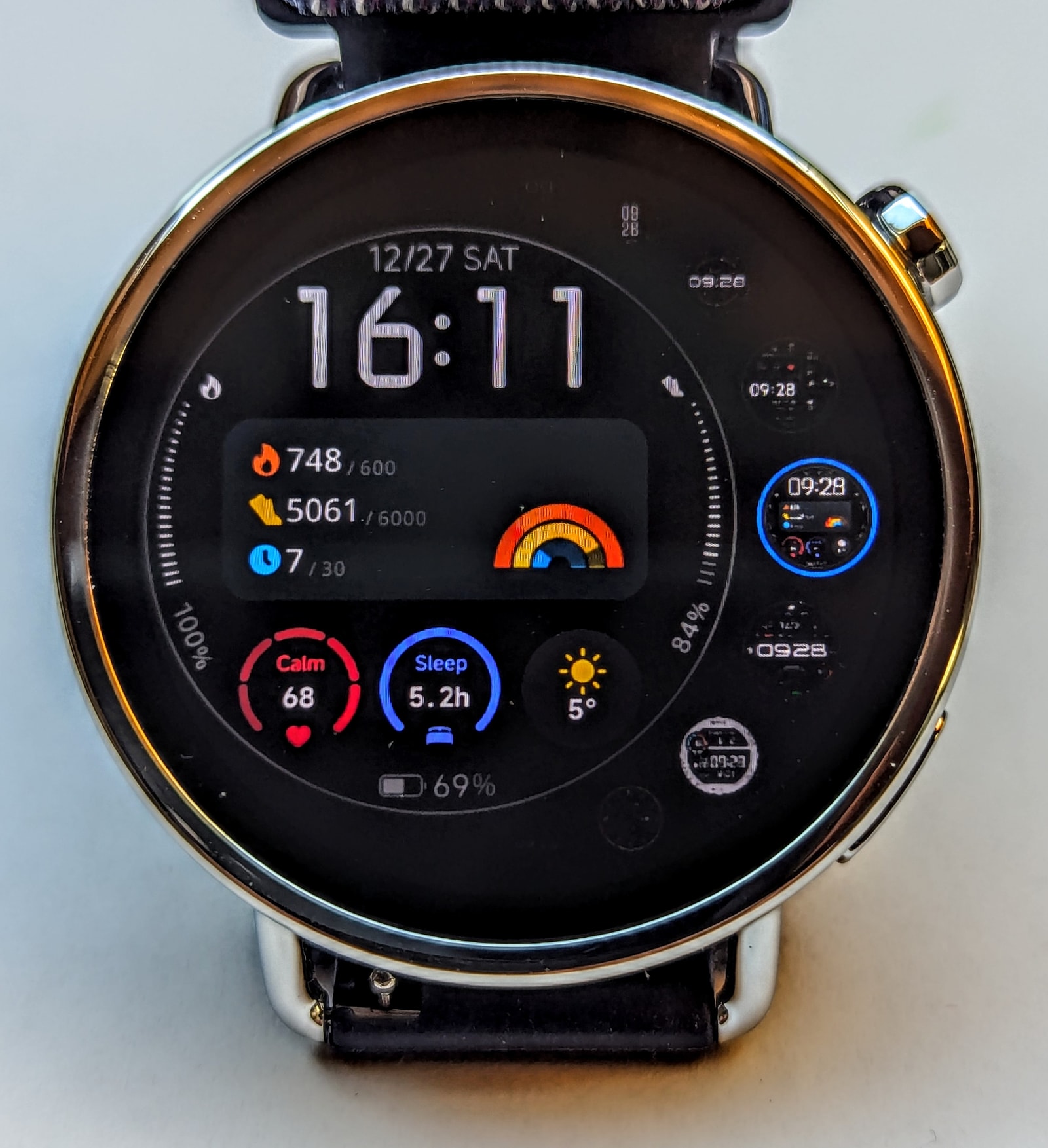 The watch face switcher on the Xiaomi Watch S4 41mm, allowing quick selection by swiping left